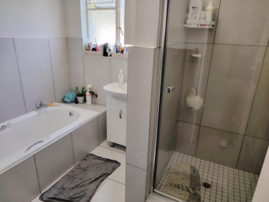 To Let 4 Bedroom Property for Rent in Stellenberg Western Cape